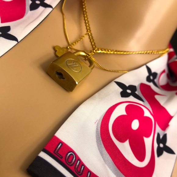 ❤️Repurposed Lous Vuitton Padlock *Necklace - Picture 6 of 7